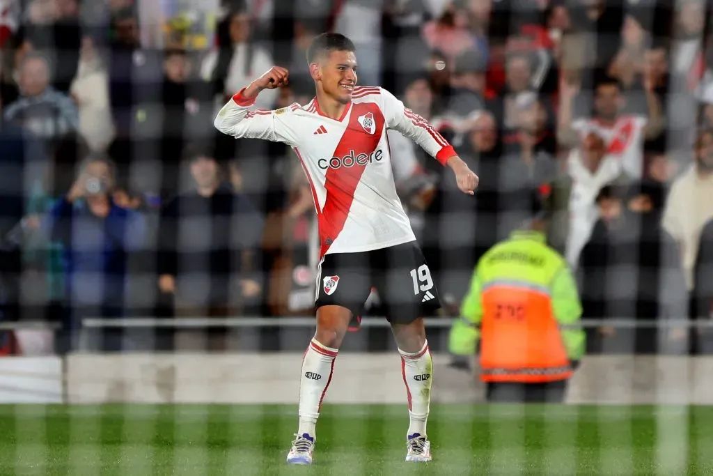 El festejo de Echeverri en su gol. (Getty)