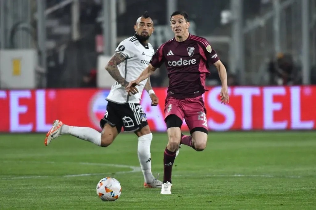 Nacho Fernández disputando una pelota. (Foto: Prensa River)