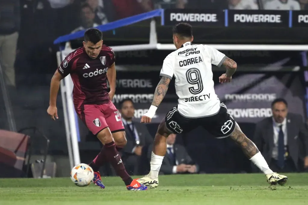 El Huevo Acuña en acción ante Colo Colo. (Foto: Imago).