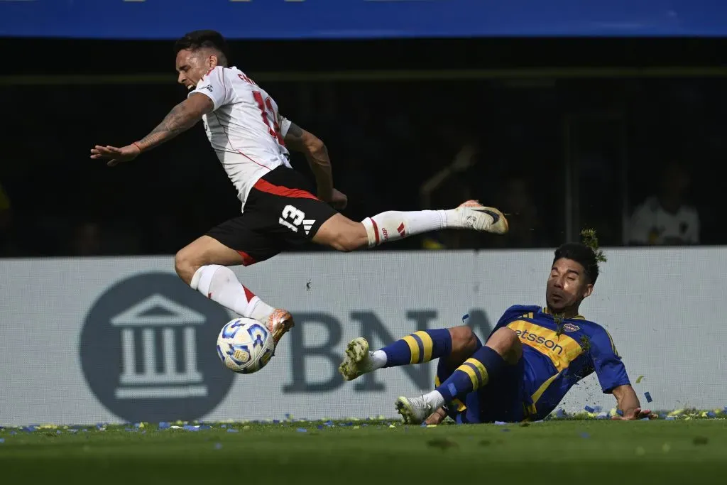 Enzo Díaz jugó un gran Superclásico en La Bombonera (Foto: Diego Haliasz / LPM).