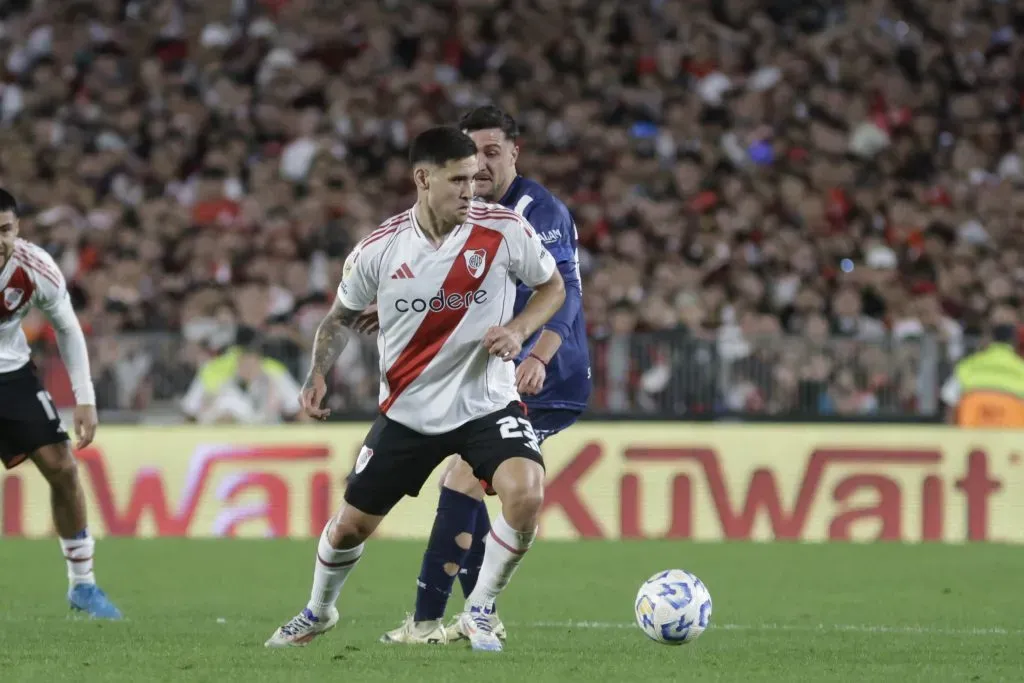 Rodrigo Villagra entró bien contra Vélez (Foto: Diego Haliasz / LPM).