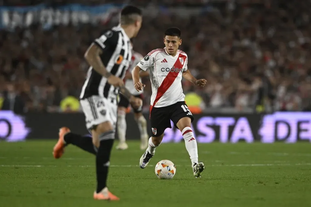 Claudio Echeverri tuvo un partido tremendo ante Mineiro. (LPM/Diego Haliasz)