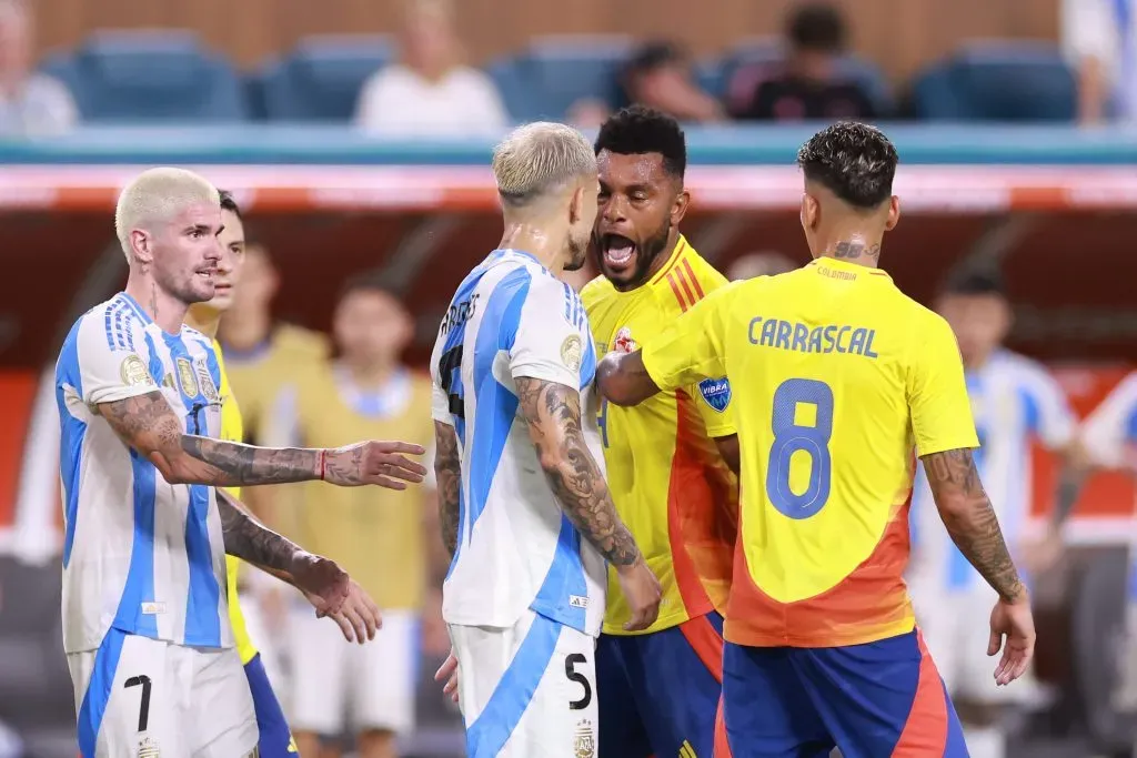 Paredes y su cruce con Borja en la final de la Copa América (Getty Images)