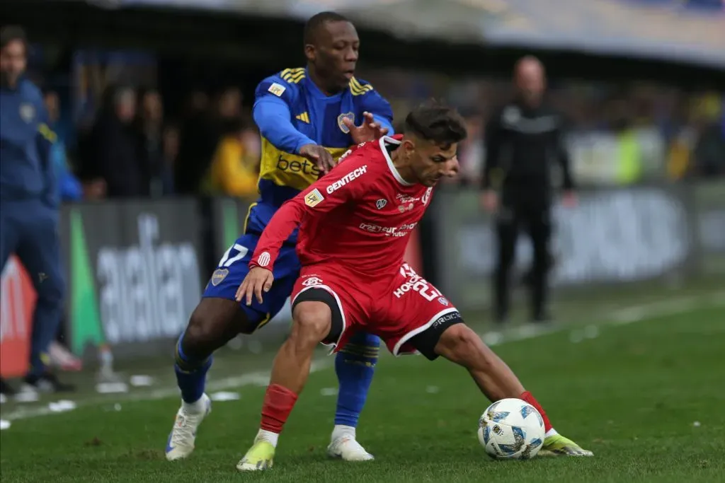 Luis Advíncula en Boca vs. Barracas Central (Getty Images)