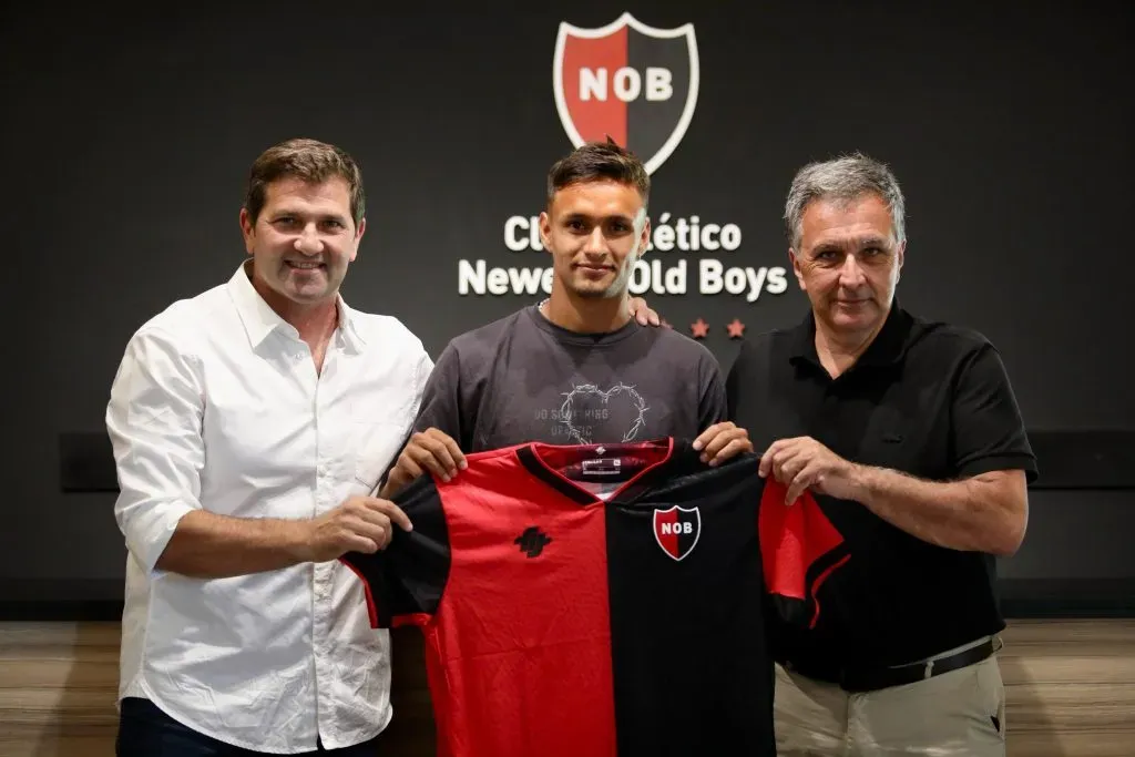 Alejo Tabares fue internado y es baja en la Lepra para el partido del domingo.