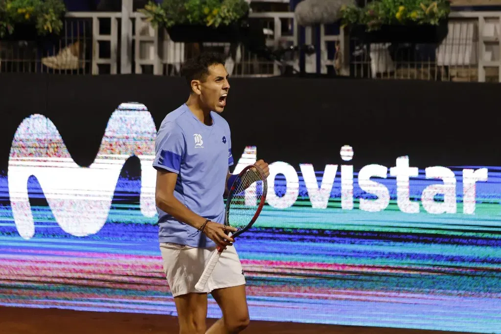 De gran 2023, Alejandro Tabilo quiere coronar sus buenos resultados con un triunfo en Francavilla. Para lograrlo, tendrá que derrotar al experimentado Benoit Paire | Photosport.