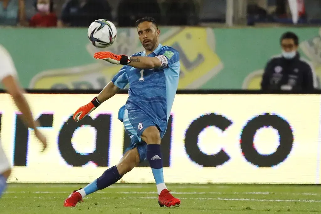 Claudio Bravo será parte importante del nuevo proceso de la Roja. Foto: Andres Pina/Photosport