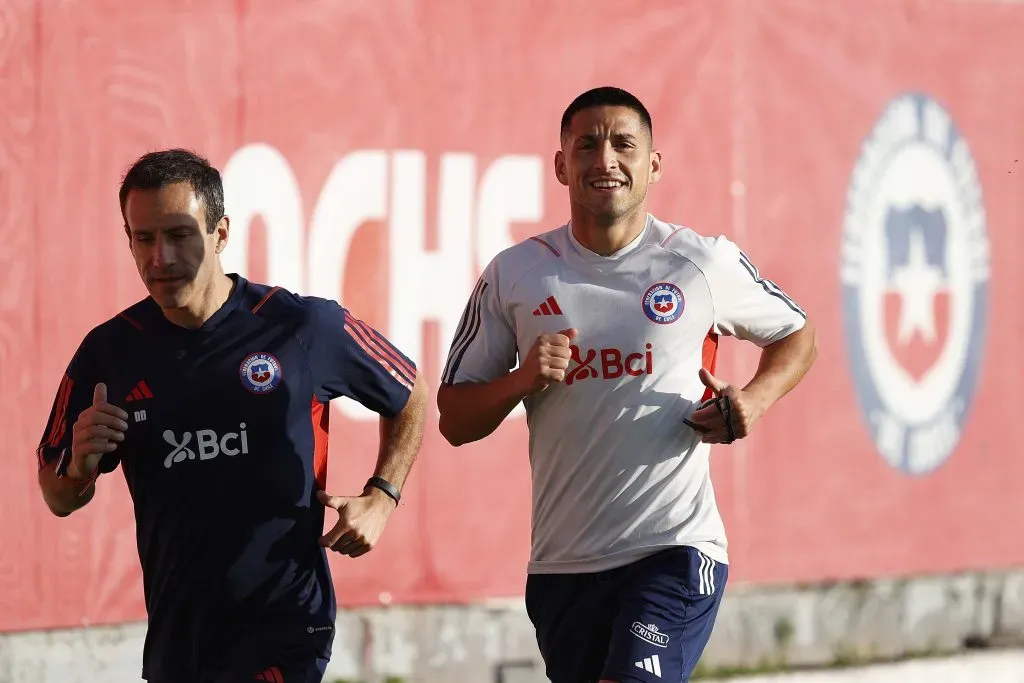 Juan Delgado arribó del extranjero para estar en la Roja. Foto: ANFP.