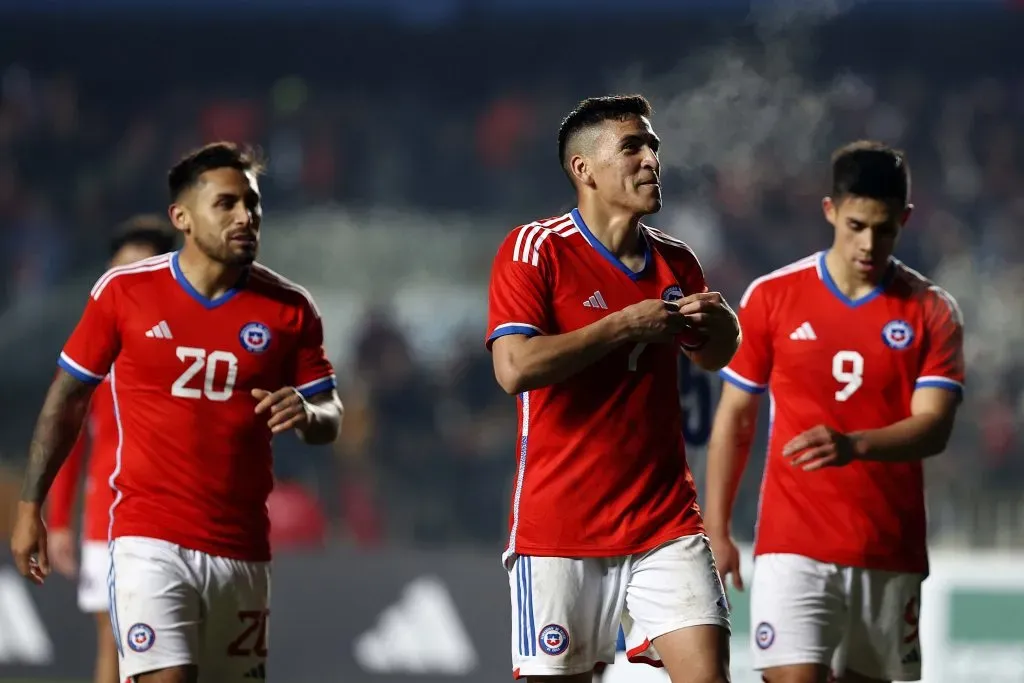 Marcelino festeja uno de sus goles en la Roja (Foto: ANFP)