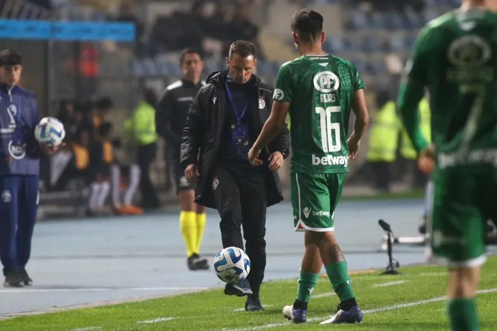 Luca Marcogiuseppe llegó a Audax Italiano previo al cierre de la primera rueda y, aún con vida en Copa Sudamericana, prepara el plantel para la segunda parte del año. Foto: Photosport.