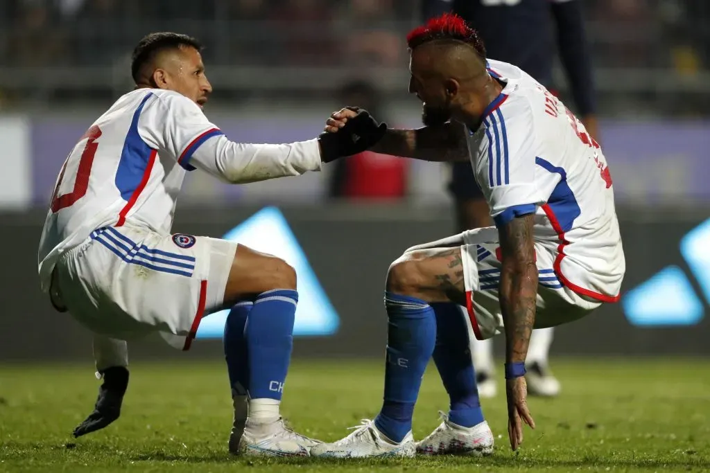 Alexis Sánchez y Arturo Vidal fueron dos de la generación dorada de la selección chilena que vieron acción ante República Dominicana. | Foto: Photosport.