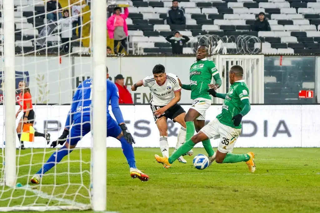 Damián Pizarro volvió al gol con un doblete ante Deportivo Cali y se ganó un espaldarazo de Gustavo Quinteros. Foto: Guille Salazar, RedGol.