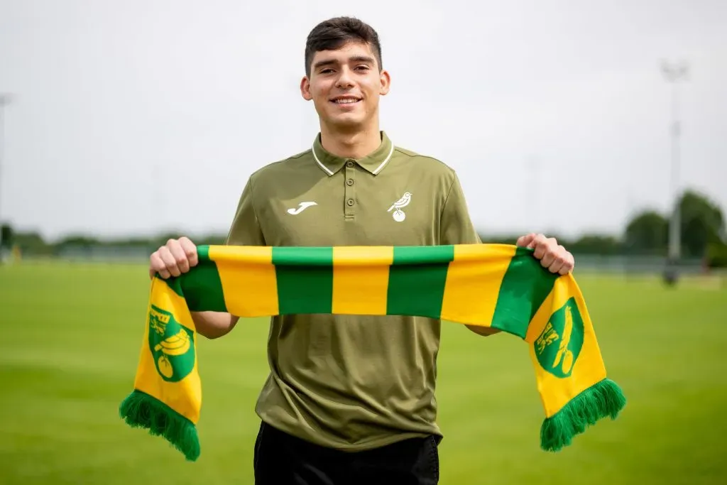 Vicente Reyes vivirá su primer desafío en el viejo continente. ¿Le servirá esto para acercarse a la selección chilena adulta? | Foto: Norwich City.