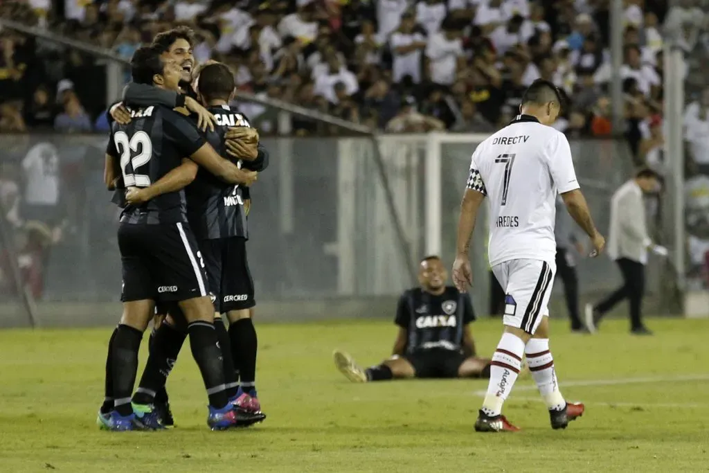 Colo Colo no ha podido ser mentalmente fuerte a la hora definir en casa la opción de seguir en vivo en la Copa Libertadores. | Foto: Photosport.