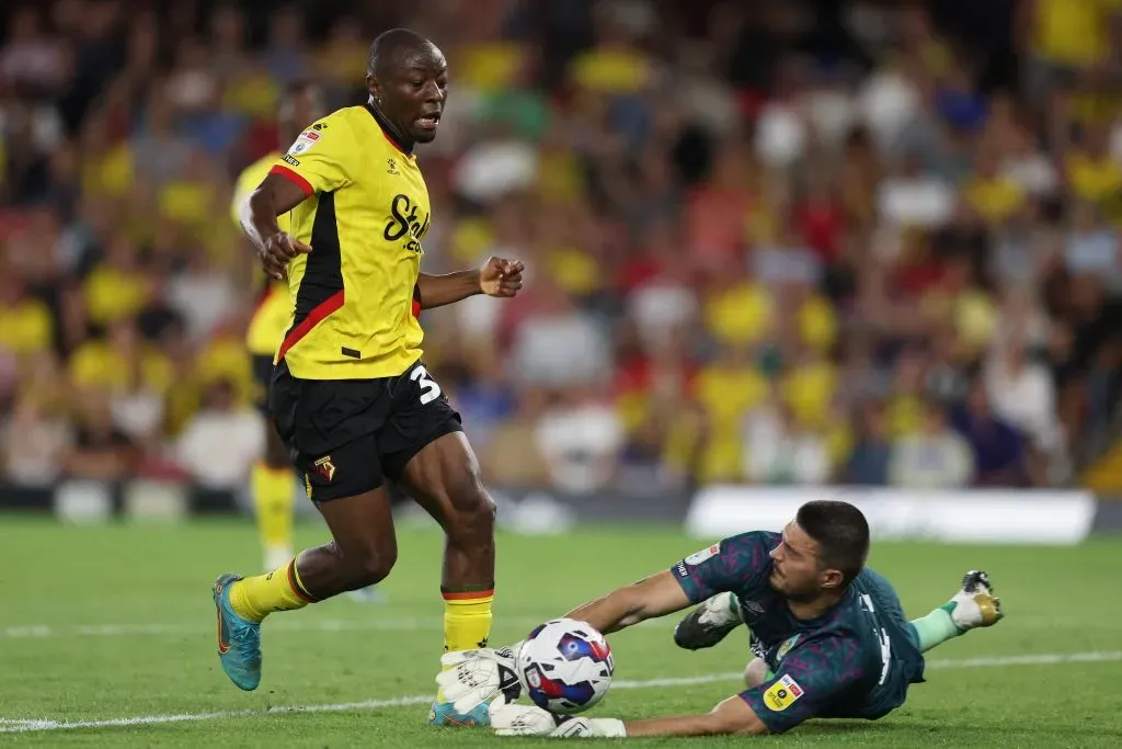 Arijanet Muriç, el arquero que compite con Lawrence Vigouroux, en acción por el Burnley durante la Championship pasada. (Richard Heathcote/Getty Images)