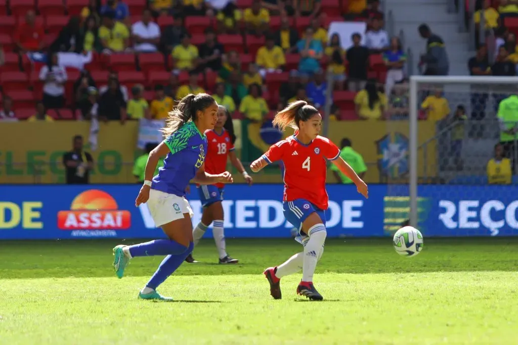 Karen Fuentes y Monserrat Hernández debutaron por La Roja este domingo. | Comunicaciones FFCh