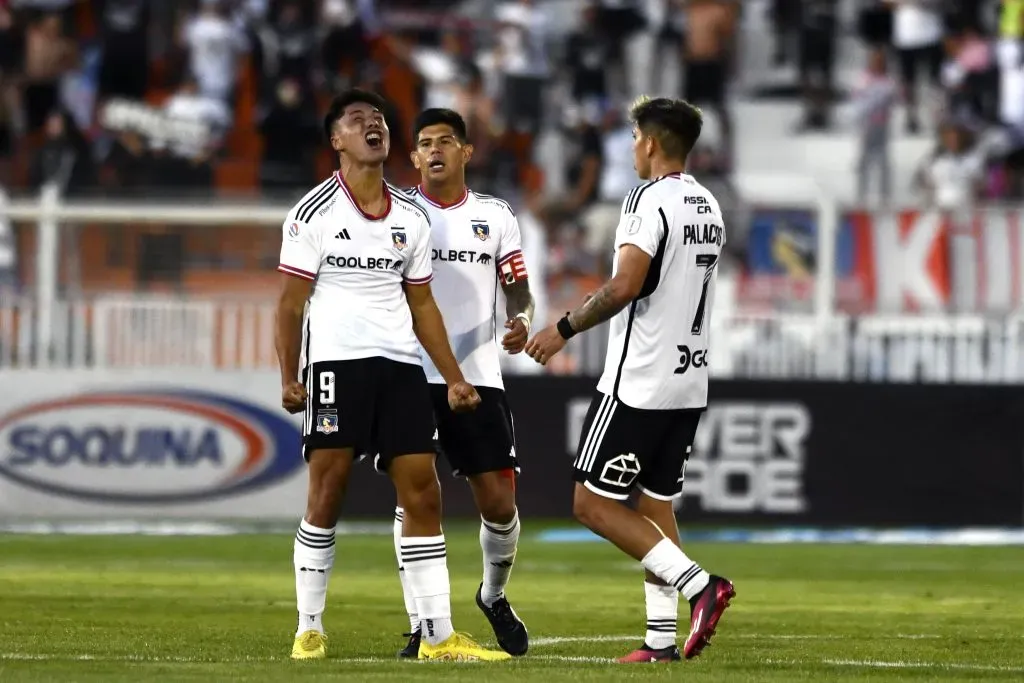 Damián Pizarro festeja su primer y único gol oficial en Colo Colo: fue en El Salvador ante Cobresal.  (Alejandro Pizarro Ubilla/Photosport).