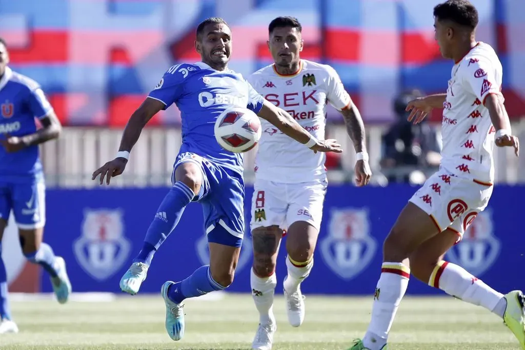 Federico Mateos se lesionó en el partido con Huachipato y no podrá estar con la U ante Unión Española. Foto: Photosport.