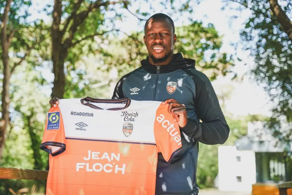 Mendy ya fue presentado en Lorient. Imagen: Twitter.