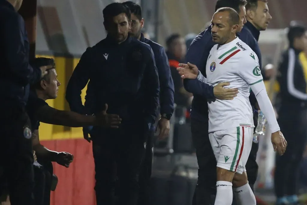 Mosqueado: así salió Marcelo Díaz del duelo de Audax Italiano ante Unión Española | Foto: Photosport