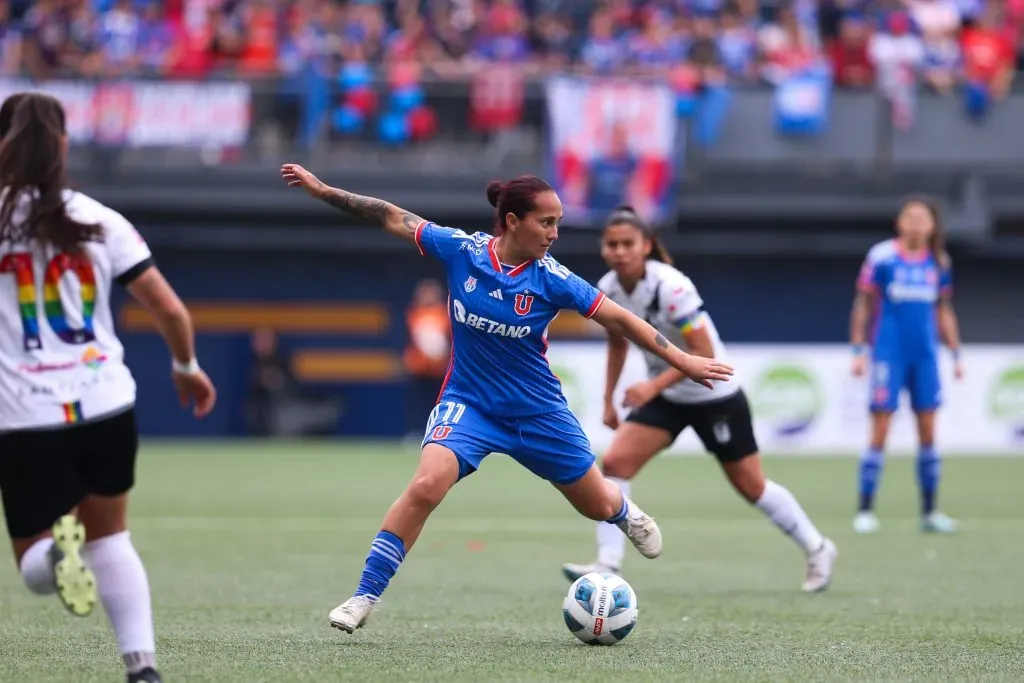 La paraguaya Yissel Aquino hizo su debut oficial con la camiseta de la U este domingo. | Javiera Mera – Prensa U de Chile