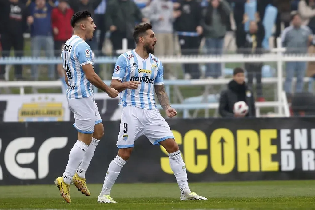 Joaquín Larrivey anotó el gol de la victoria para Magallanes frente a Unión Española (Juan Eduardo Lopez/Photosport).