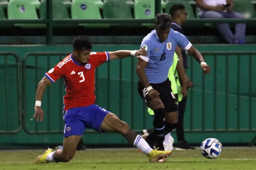 Yahir Salazar ya tuvo su debut en el primer equipo de la U, pero tras el Sudamericano Sub 20 partió a Huachipato. Ahora va por su revancha. Foto: Photosport.