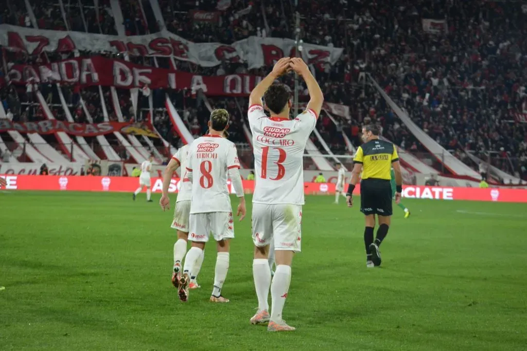 Los festejos de Huracán en su cancha. Foto: Huracán.