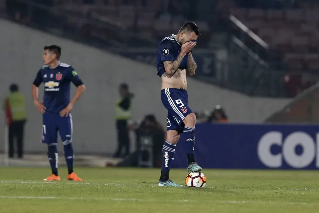 Mauricio Pinilla calificó a la U de equipo chico por su duro momento. Foto: Photosport.