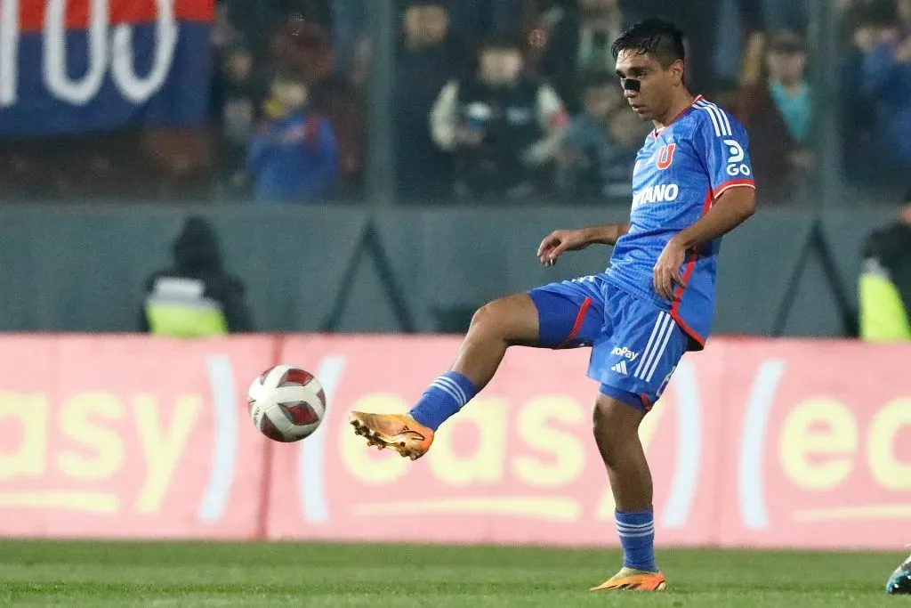 Renato Cordero es otra de las sorpresas en la formación de la U esta tarde. Foto: Photosport.