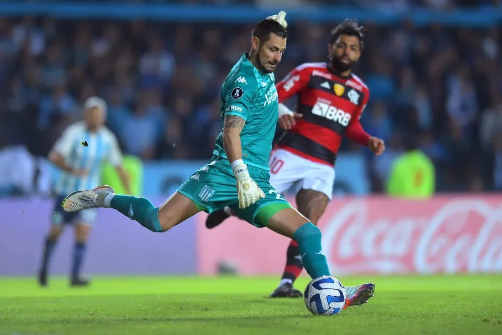 Gabriel Arias llega a la selección chilena con 36 partidos en el arco de Racing. | Foto: Getty Images.