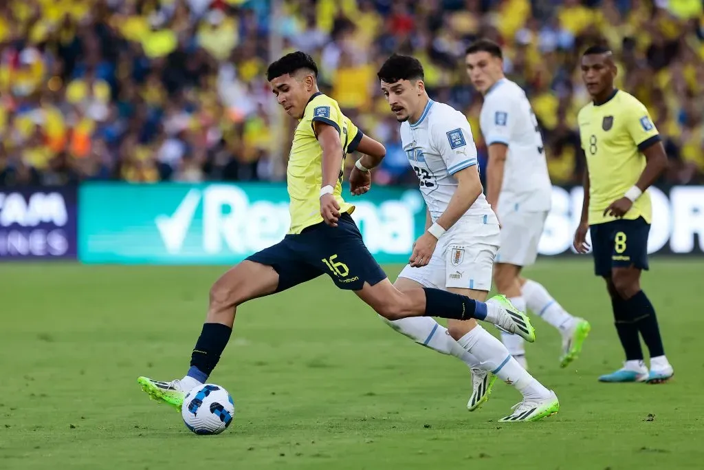 Kendry Páez debutó en Eliminatorias por Ecuador. Dejó la asistencia en el gol del triunfo. Tiene 16 años.  (Franklin Jacome/Getty Images).