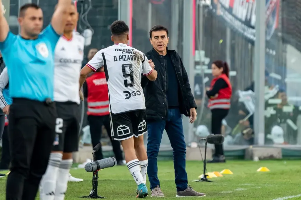 Damián Pizarro jugó su mejor partido por Colo Colo tras el castigo. Foto: Guille Salazar, RedGol.