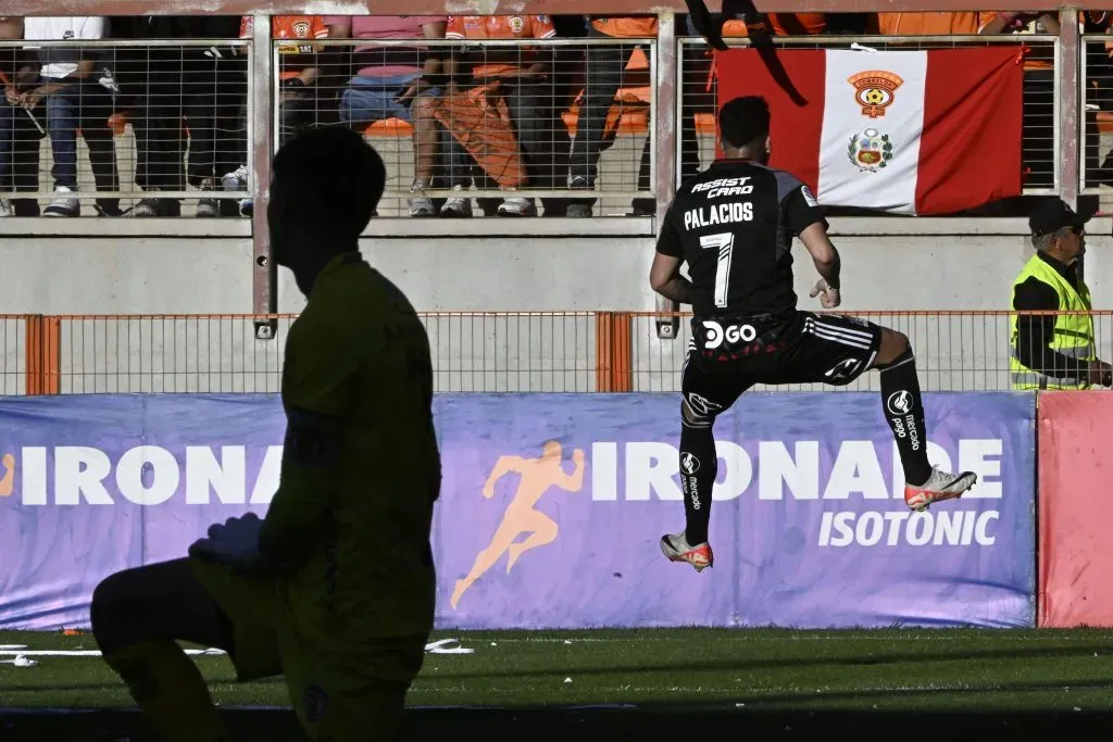 Carlos Palacios anotó un gol y salió con molestias en el duelo con Cobreloa. Foto: Photosport.