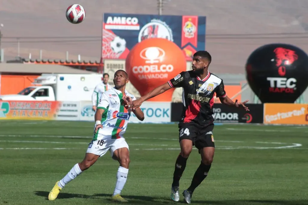 Cobresal sale a defender el liderato ante el colista Curicó Unido. Foto: Photosport.