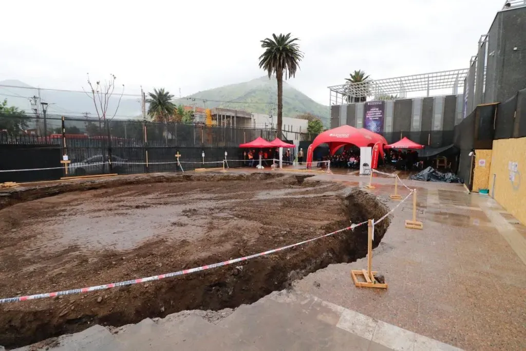 Ceremonia de instalación de la primera piedra del Planetario de Huechuraba. (Foto: Municipalidad de Huechuraba)