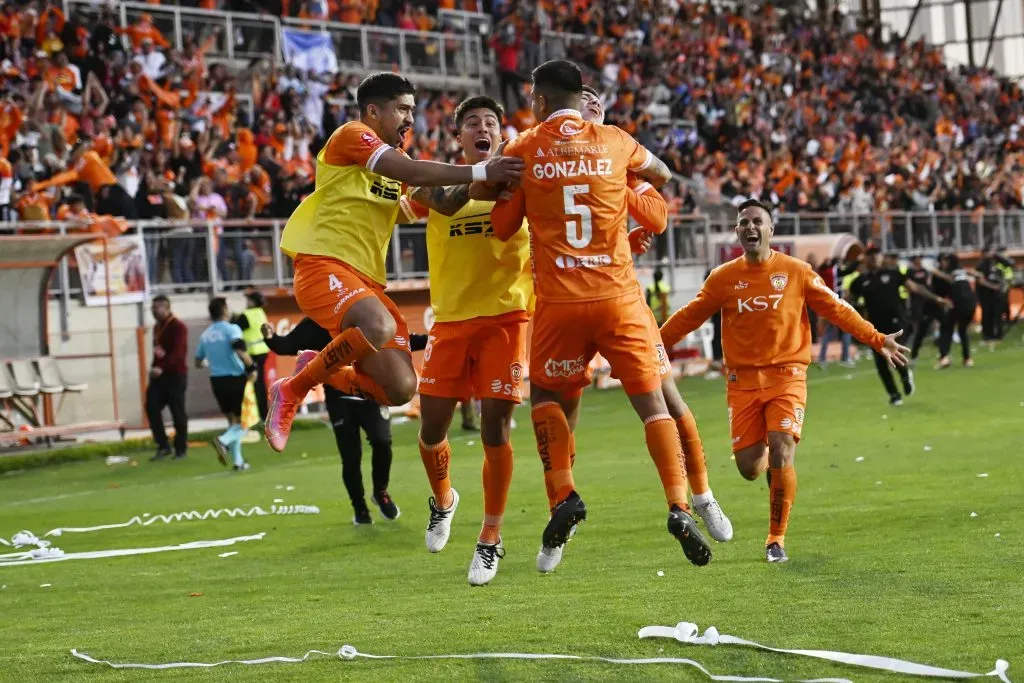 Cobreloa está muy cerca de su anhelado retorno a Primera. Foto: Pedro Tapia/Photosport