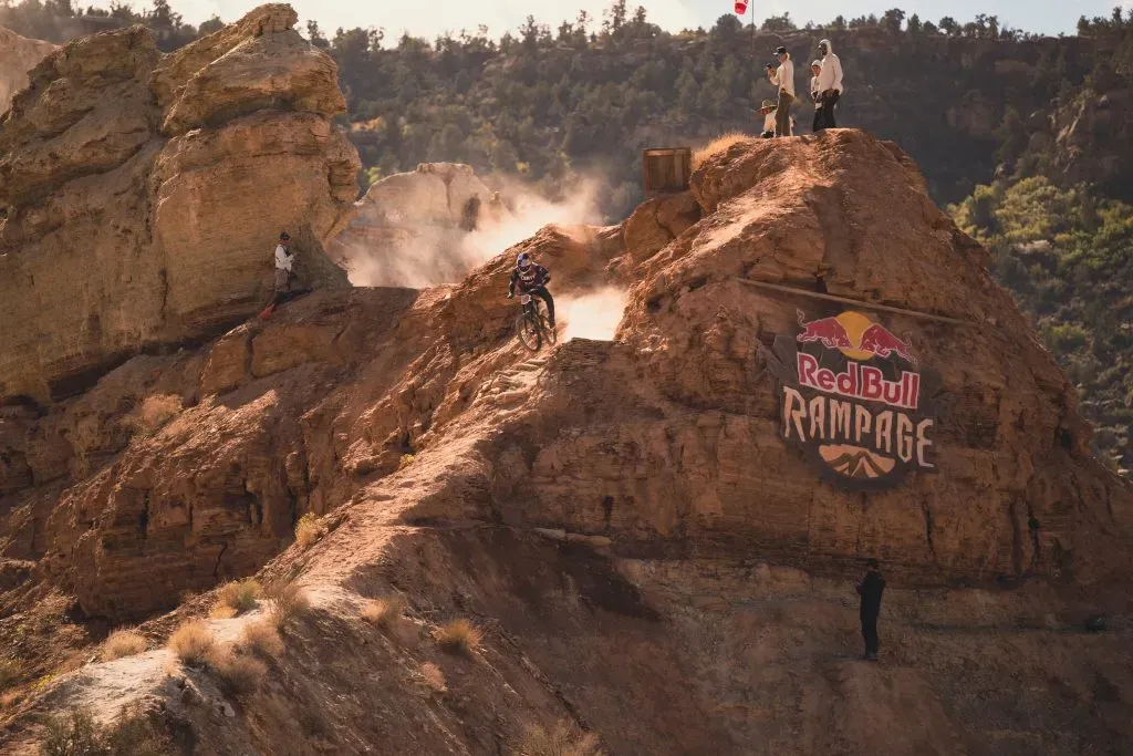 Los acantilados de Utah, en Estados Unidos, son escenario para una nueva versión de Red Bull Rampage. Foto: Red Bull Content Pool.