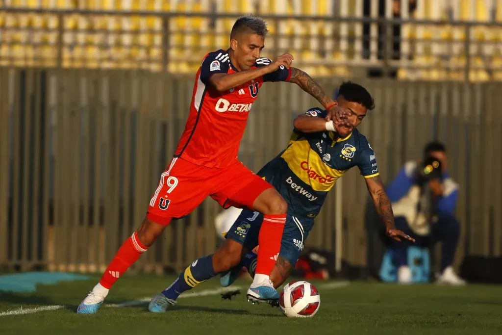 La U no podrá contar con el suspendido Leandro Fernández. Foto: Andres Pina/Photosport