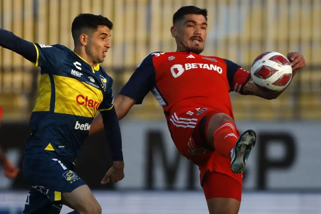 Universidad de Chile y Everton juegan por tres puntos que los acerquen a copas internacionales. Foto: Photosport.