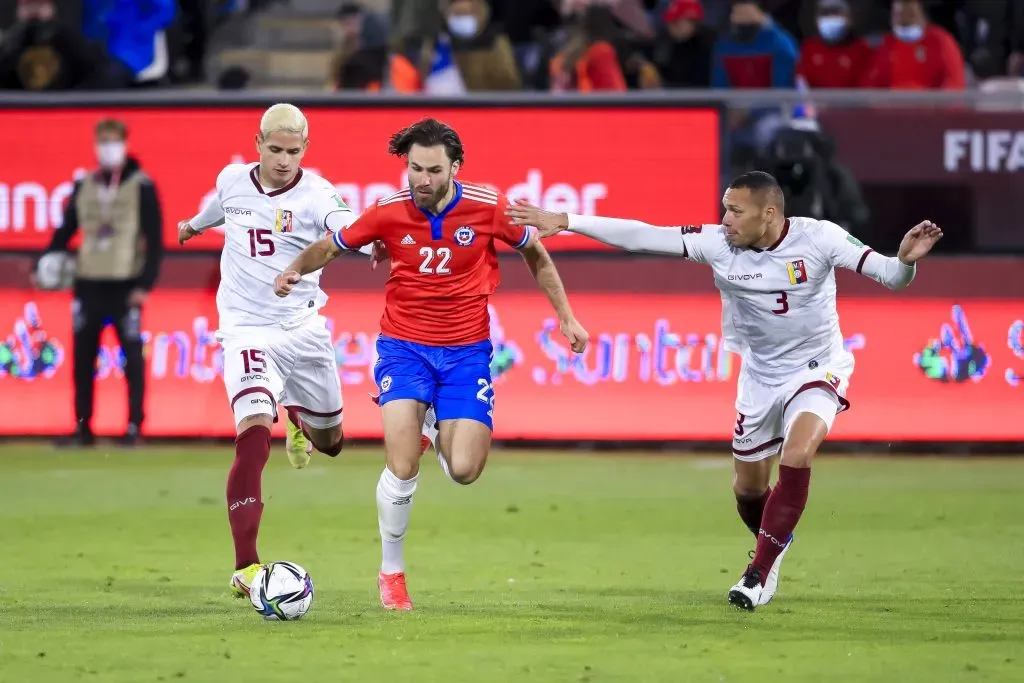 Chile visita a Venezuela en un duelo clave por las eliminatorias. Foto: Photosport.