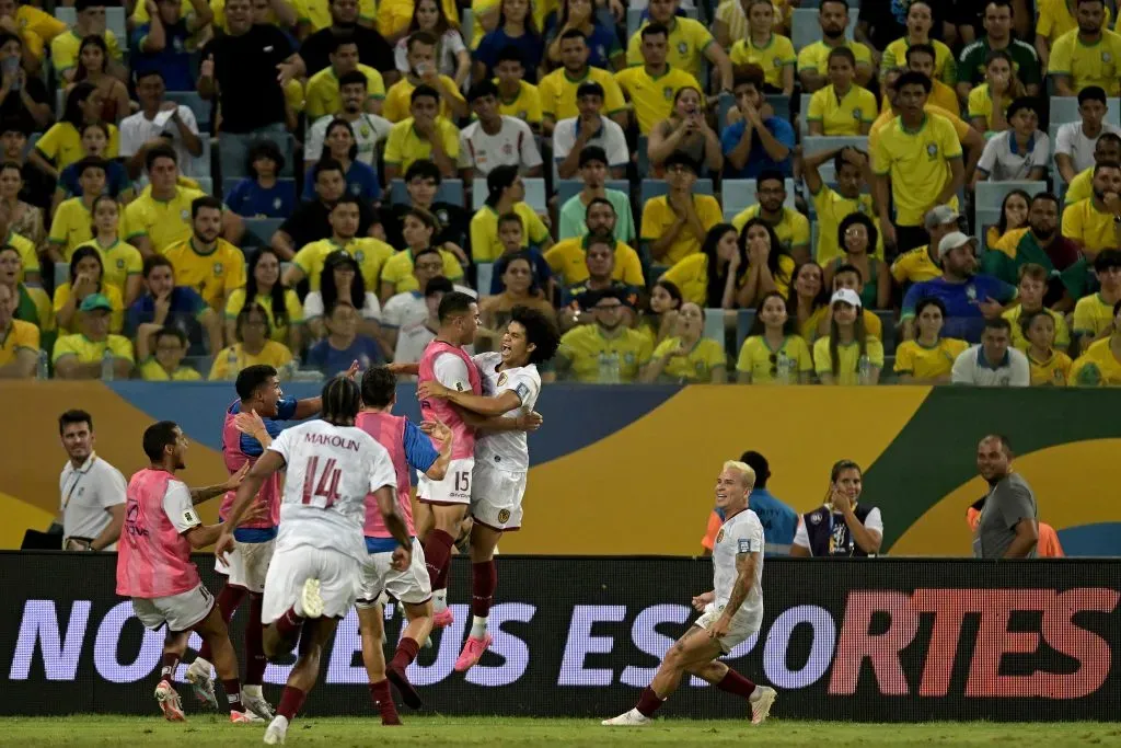 Venezuela llega encendida tras rescatar un empate de visita ante Brasil con un gol de chilena al último minuto. | Foto: Getty