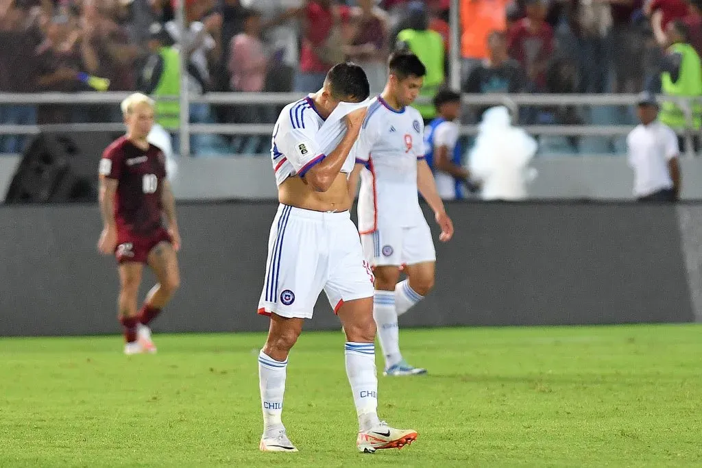 La Roja no logra levantar en las eliminatorias, luego de su derrota ante Venezuela. Foto: Matias Delacroix/Photosport