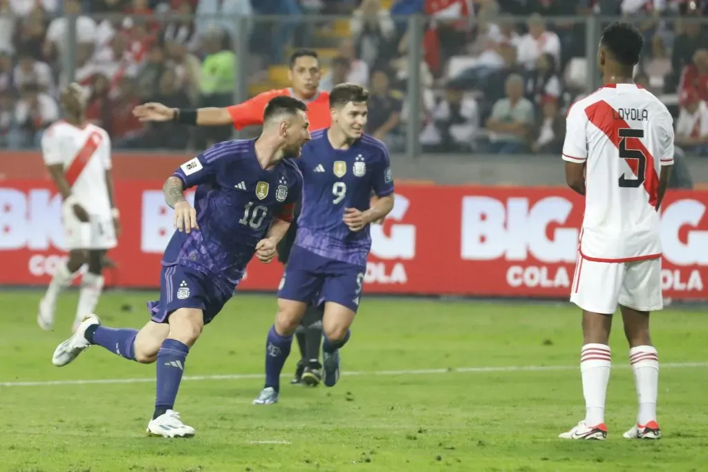 Messi celebra uno de sus goles en Lima (Getty)