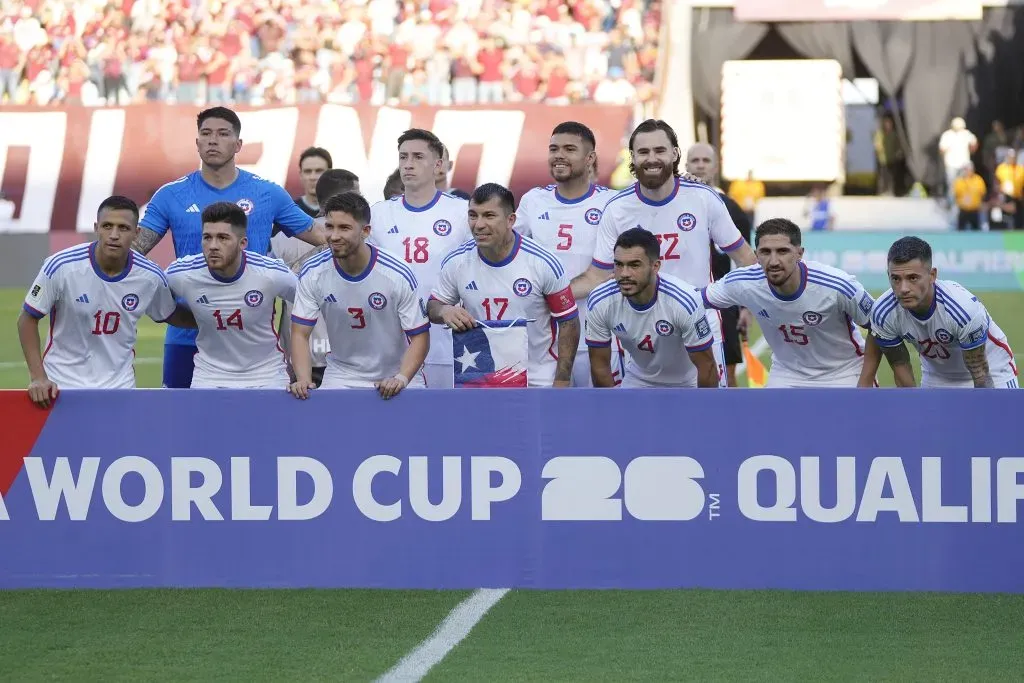 La formación de Chile en la derrota contra Venzuela.