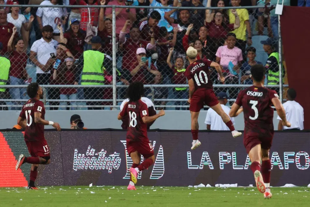 Venezuela le pasó por arriba a Chile y Marcelino Núñez ayudó: revelan que plantel de la Roja quedó emputecido. (Getty Images)