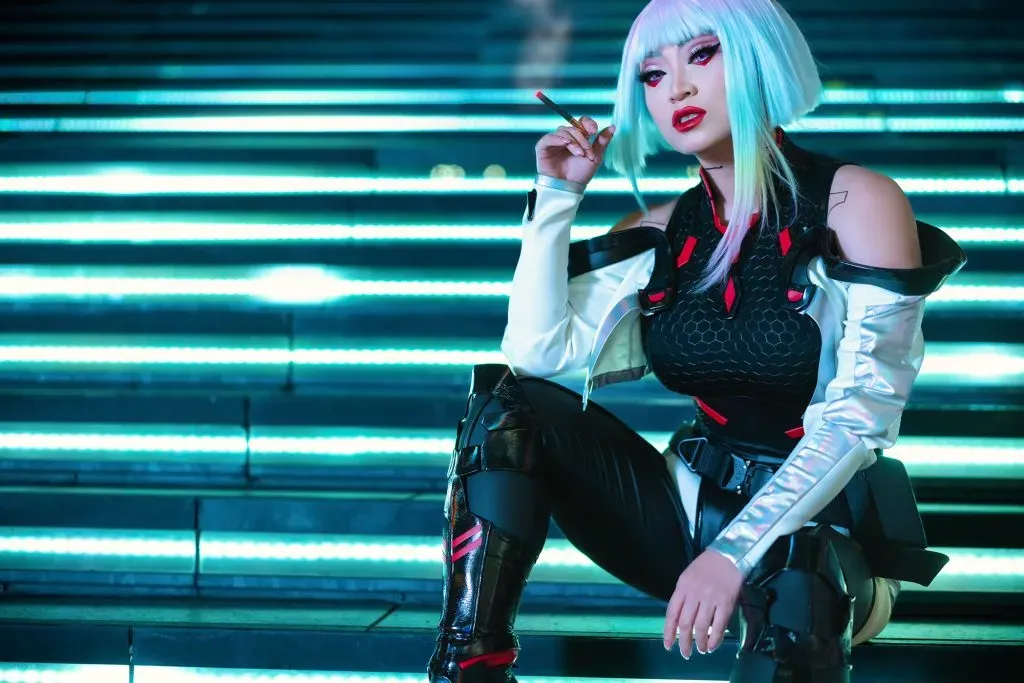 El traje de Lucy del Cyberpunk de Yaya Han.