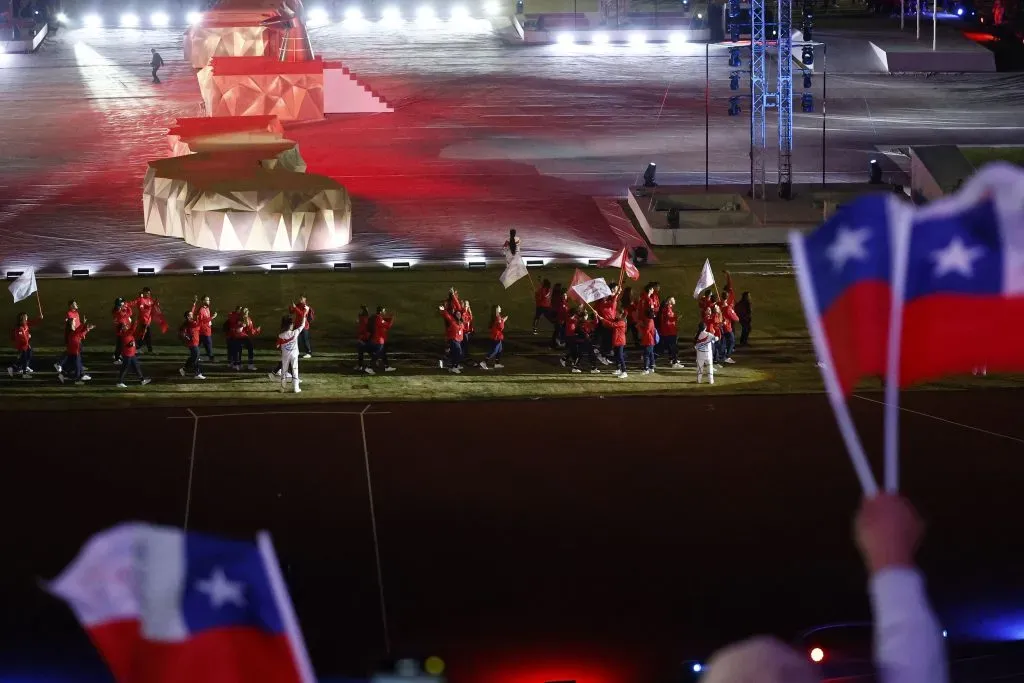 El Team Chile sacó lágrimas con su desfile en la inauguración de los Juegos Panamericanos Santiago 2023. Foto: Photosport.