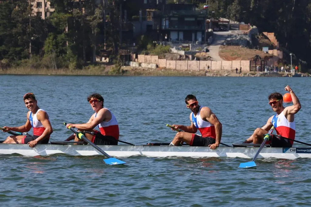 El tercer oro del remo llegó en el cuatro sin timonel masculino. | Foto: Photosport / Santiago 2023