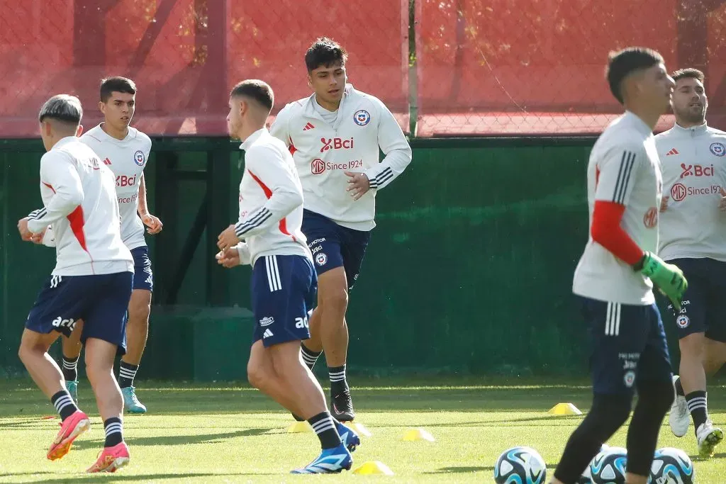 Damián Pizarro entrenó con la Roja adulta en Juan Pinto Durán antes de los Panamericanos. | Foto: Photosport